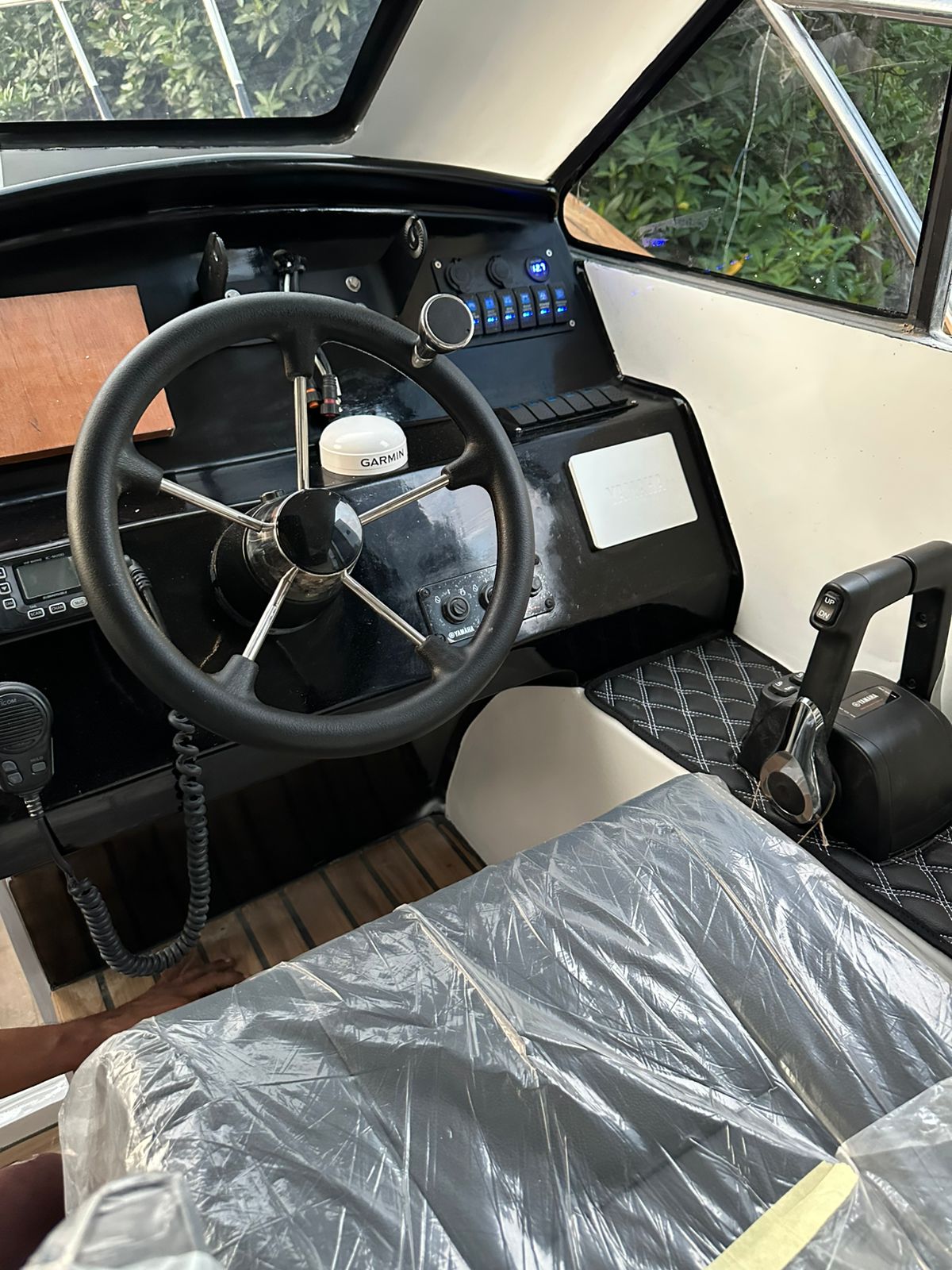 Круиз на средней яхте (до 15 человек)