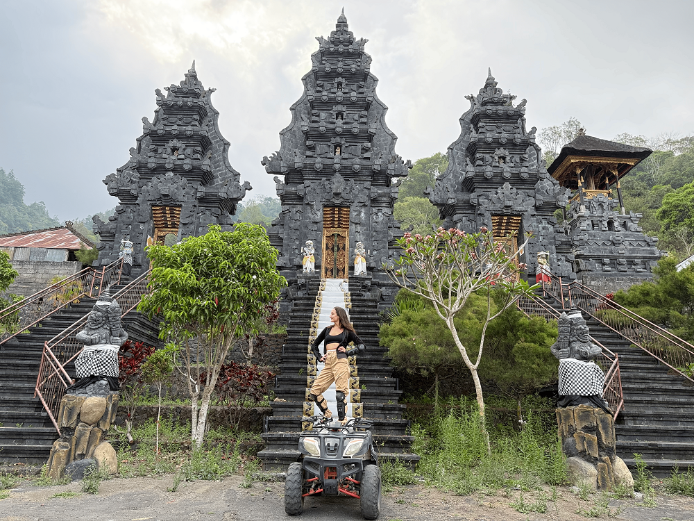 Тур на квадроциклах по окрестностям вулкана Батур Тур на квадроциклах по окрестностям вулкана Батур