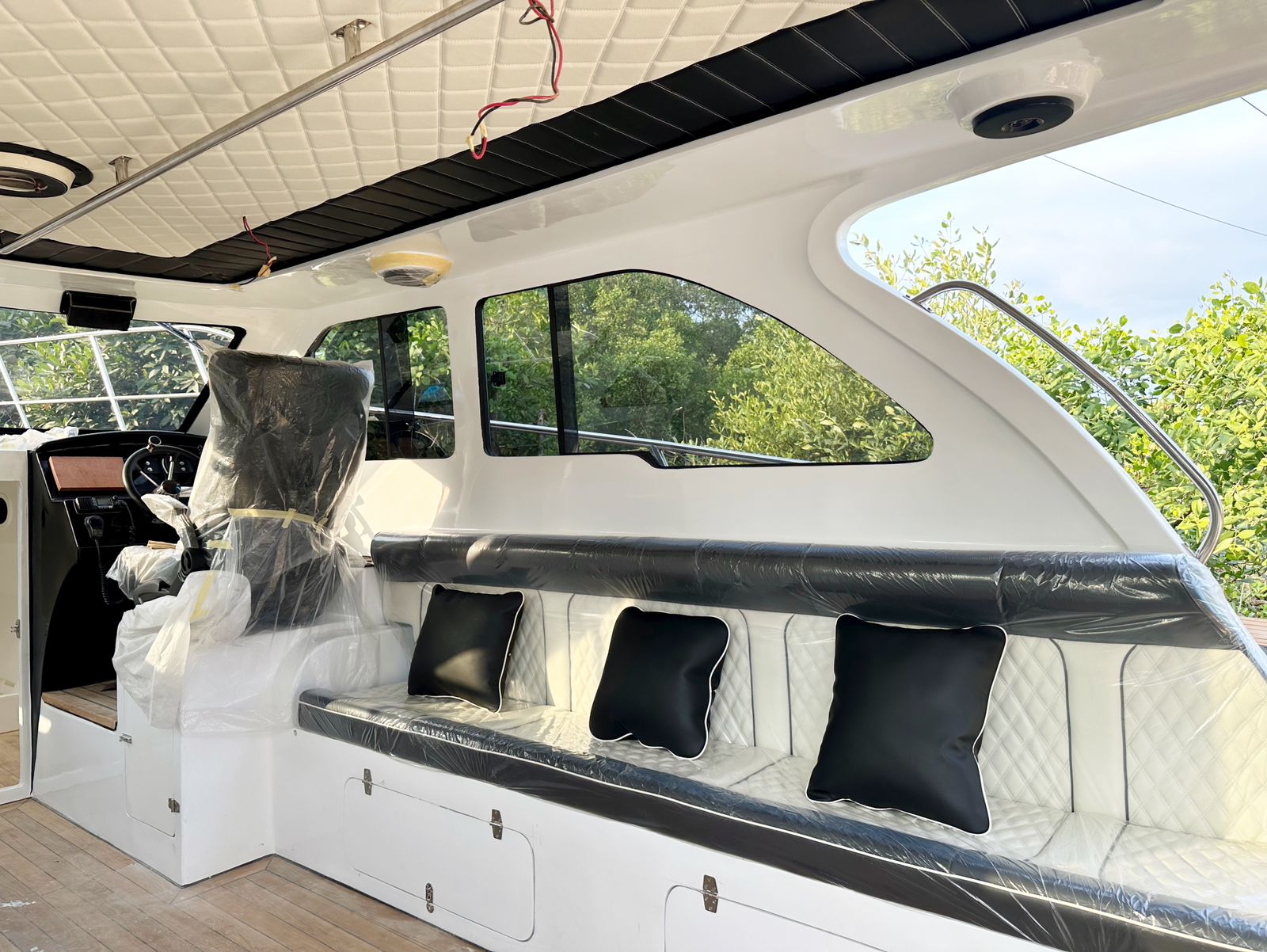 Круиз на средней яхте (до 15 человек)