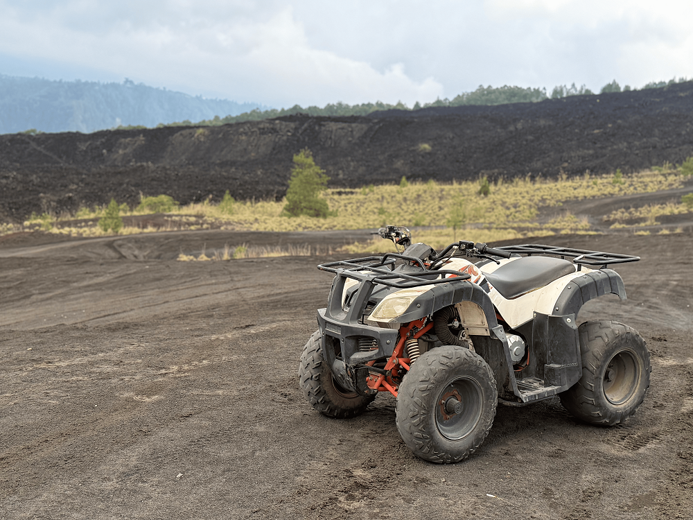 Тур на квадроциклах по окрестностям вулкана Батур Тур на квадроциклах по окрестностям вулкана Батур