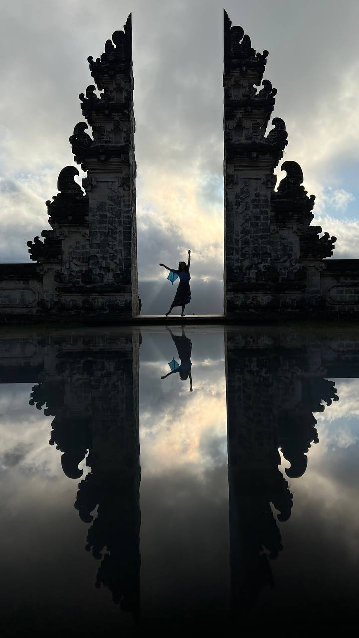 Знаменитые «Ворота в небеса» храма Пура Лемпуянг и королевский сад Тирта Гангга