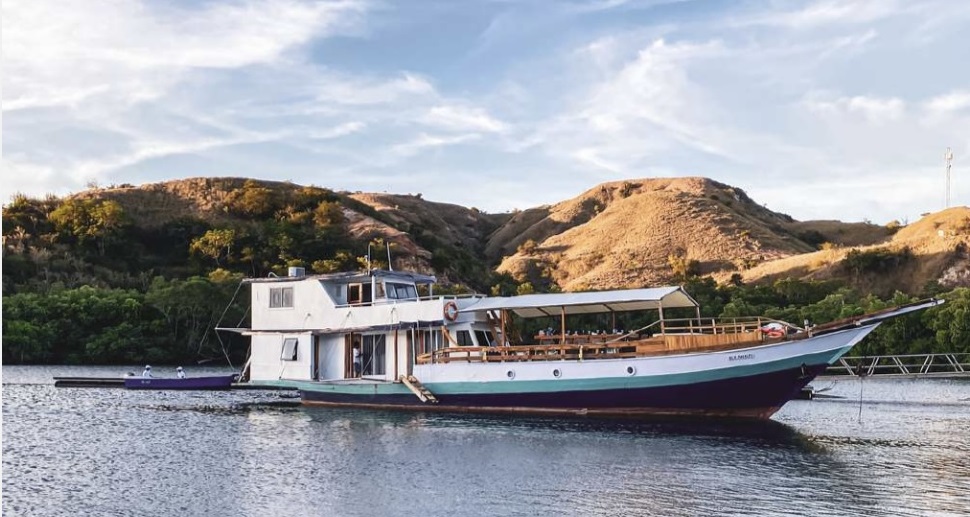 Туры по островам архипелага Комодо с проживанием на лодках