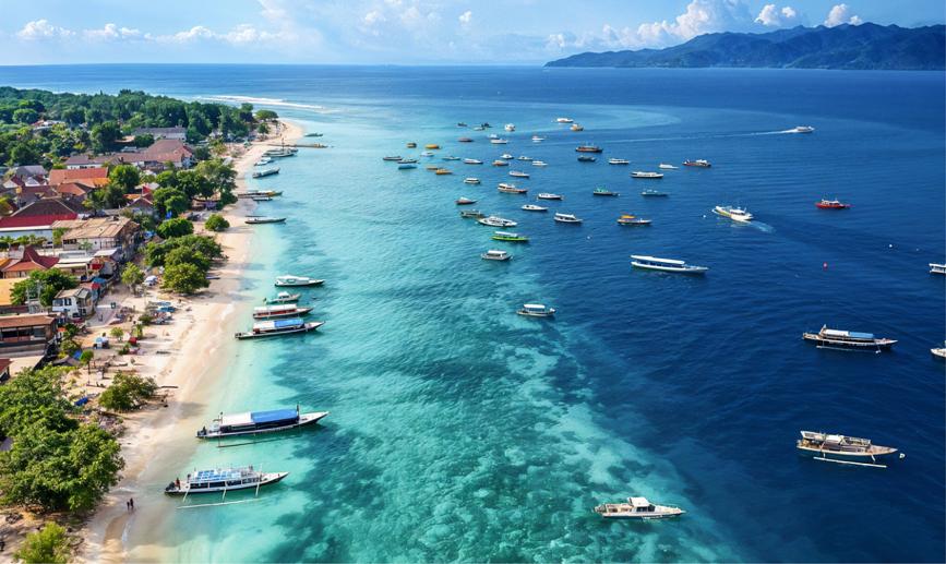 Large Yacht Cruise (up to 17 guests)
