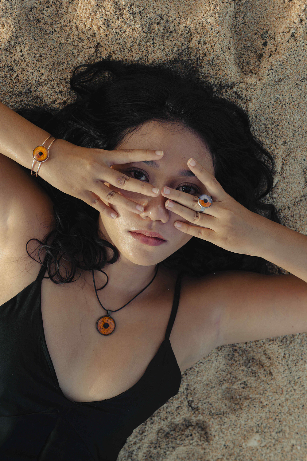 Создание украшений с фото сетчатки глаза