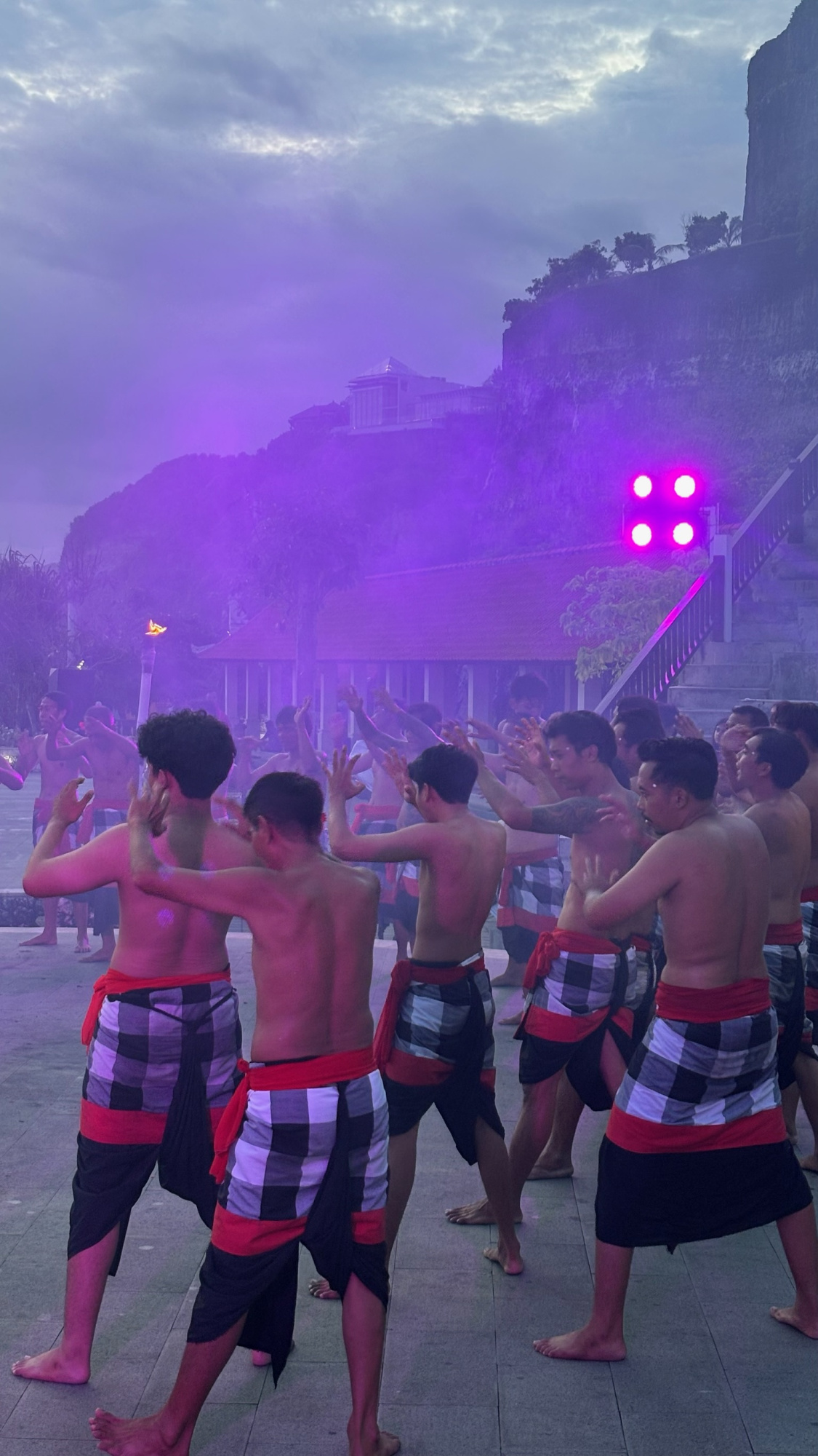 По югу Бали: черепахи, храм Улувату, пляж Меласти, танец Кечак